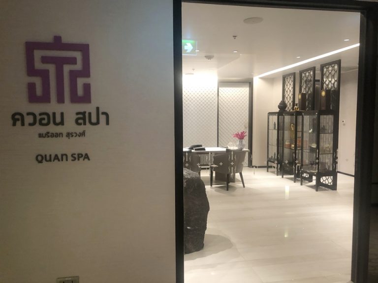 プール・ジムと同じフロアにスパもありました