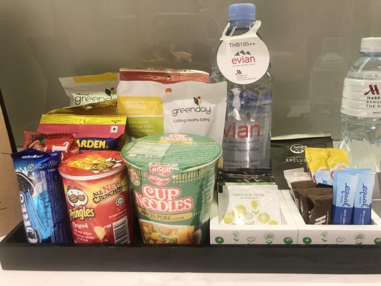 有料のスナックやカップラーメン。クラブラウンジが使えるので私には必要なかったです