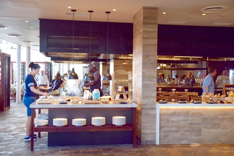 「Goji Kitchen & Bar」ではブッフェスタイルの朝食を楽しめる