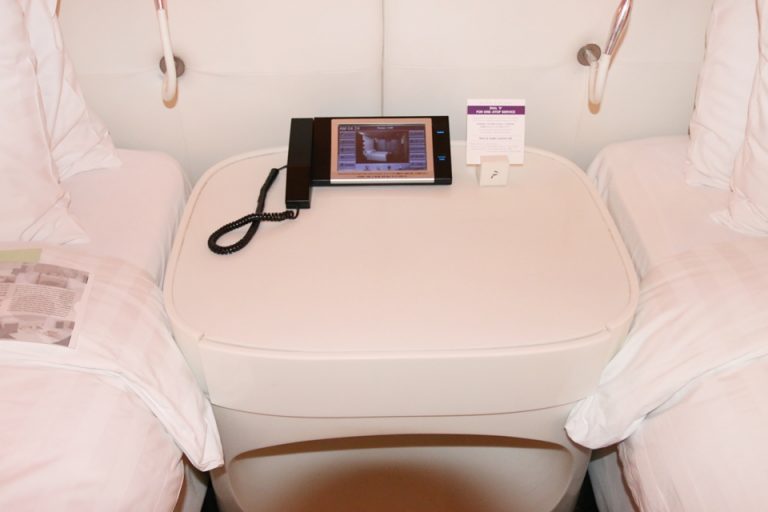 室内のカーテン・照明・空調・電話などすべてこの端末で操作できる