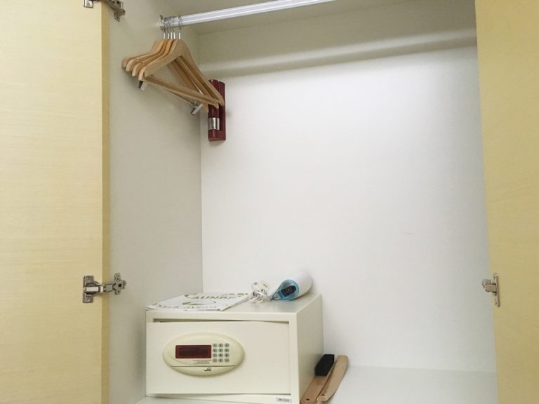 クローゼット内部01 (1)