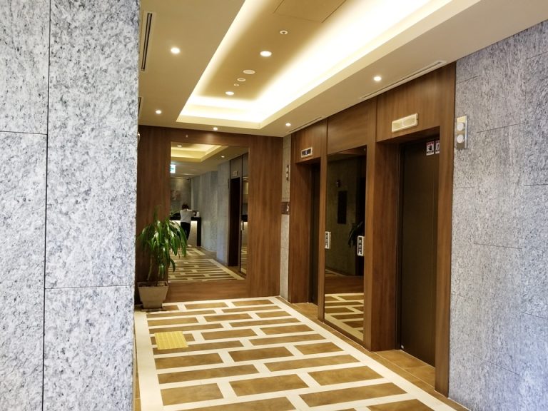 フロント階EVホール