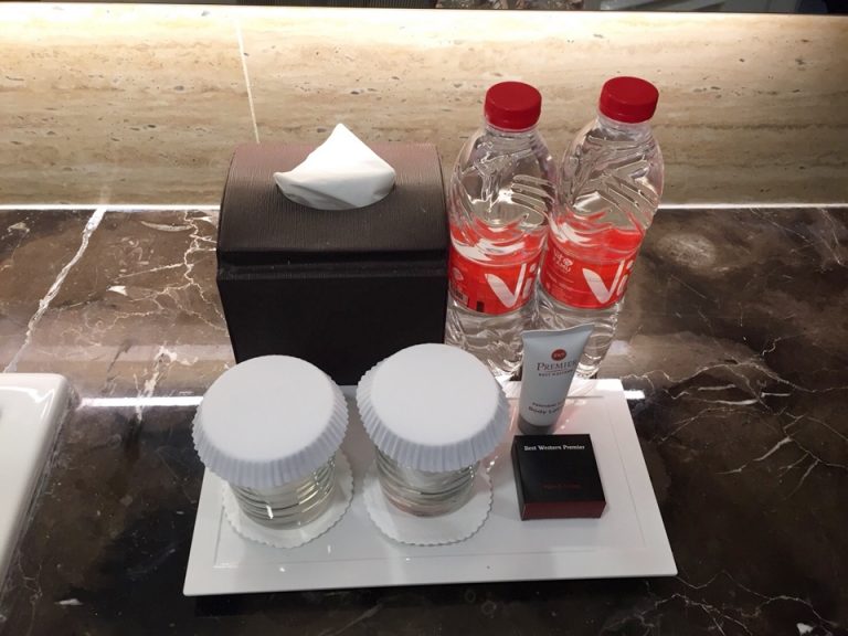 バスルーム 手洗い場となり