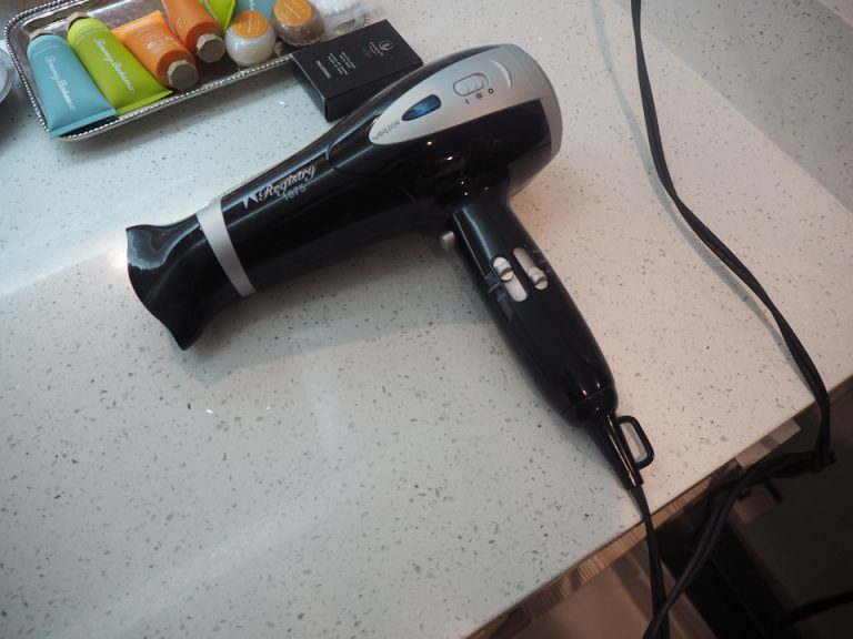 風力が強くてすぐに乾くドライヤー