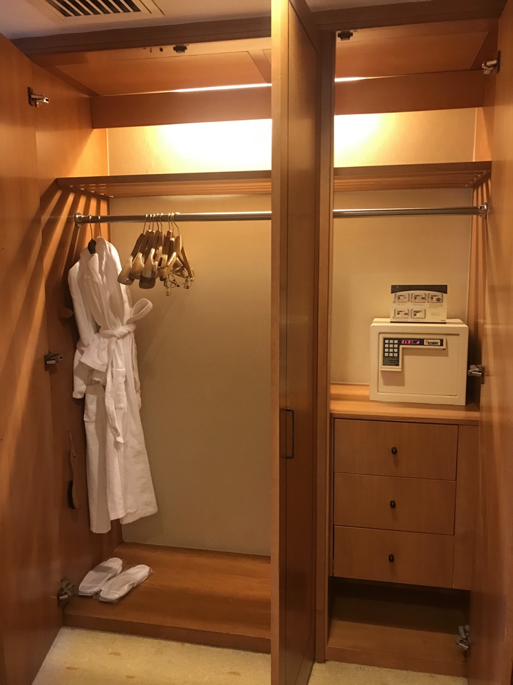 クローゼット (1)