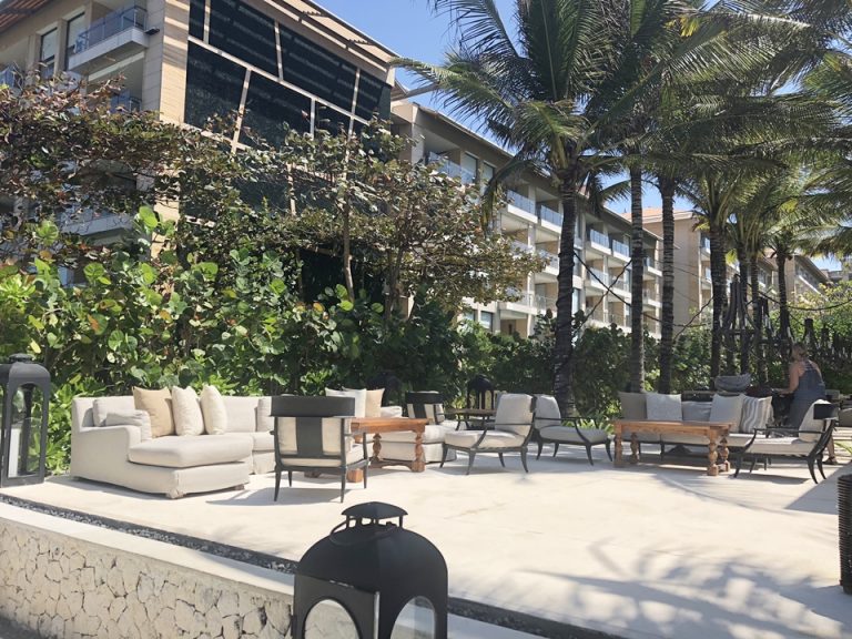 ビーチサイドレストラン