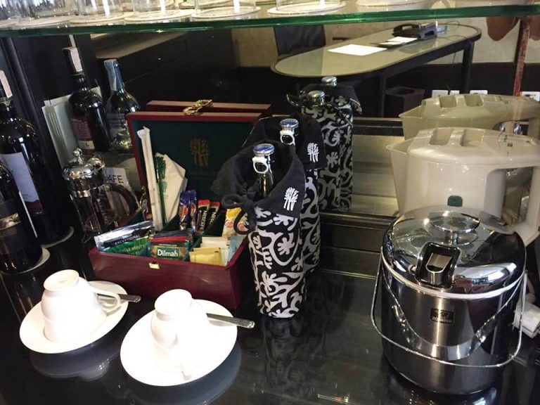 コーヒー 紅茶はもちろん無料