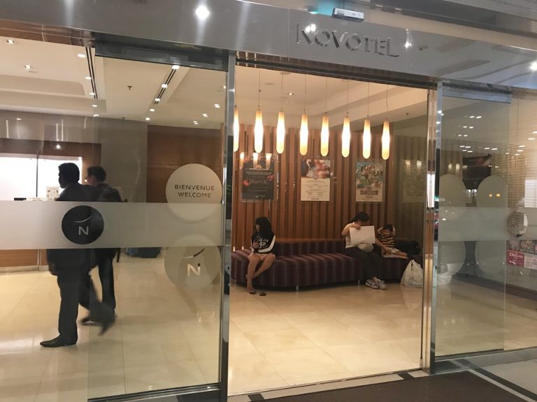 コンシェルジュ入り口