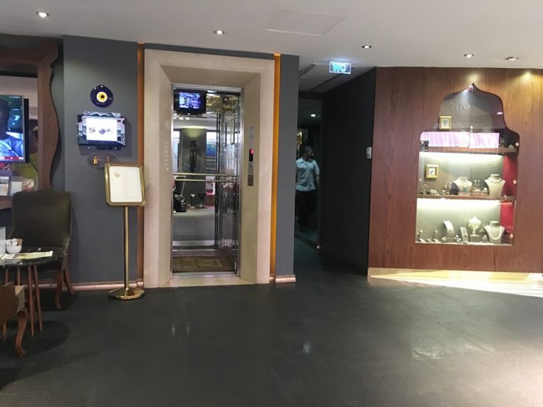 エレベーターホール