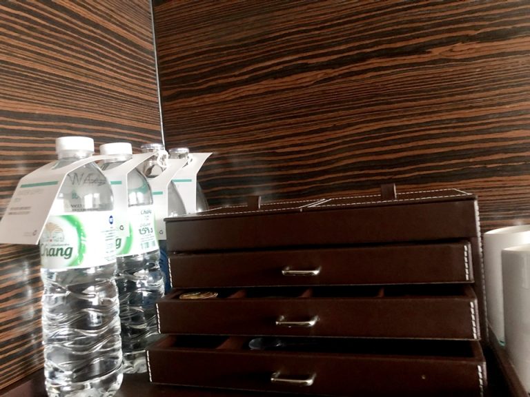 ペットボトルのお水は無料です