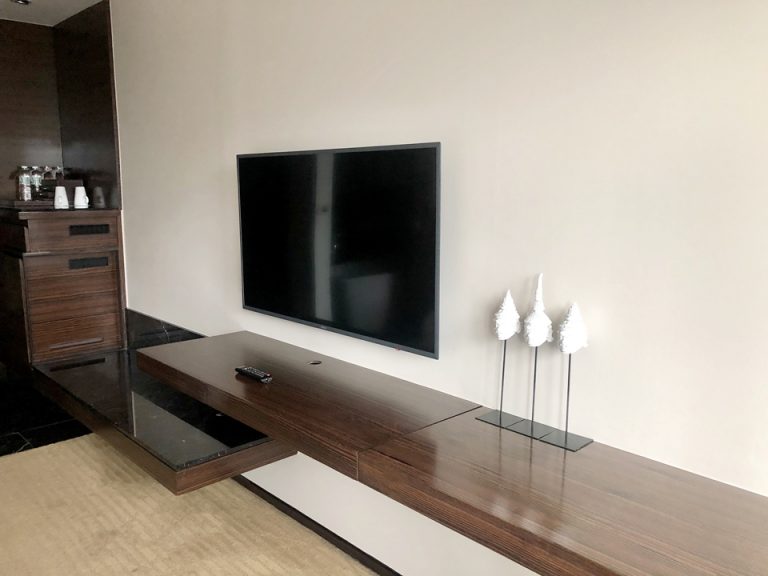 テレビは日本の番組も観られます