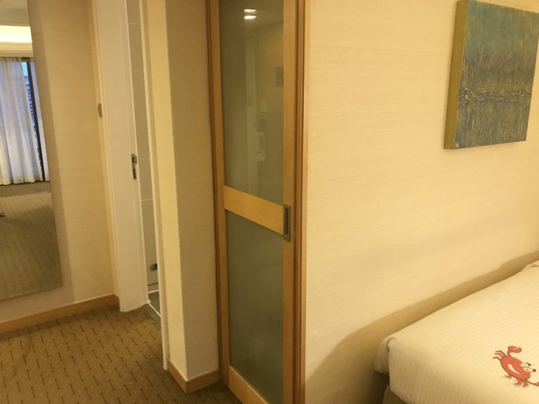 クローゼット閉