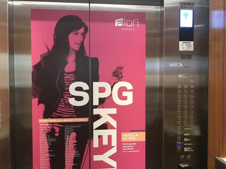 エレベーター内側ドア