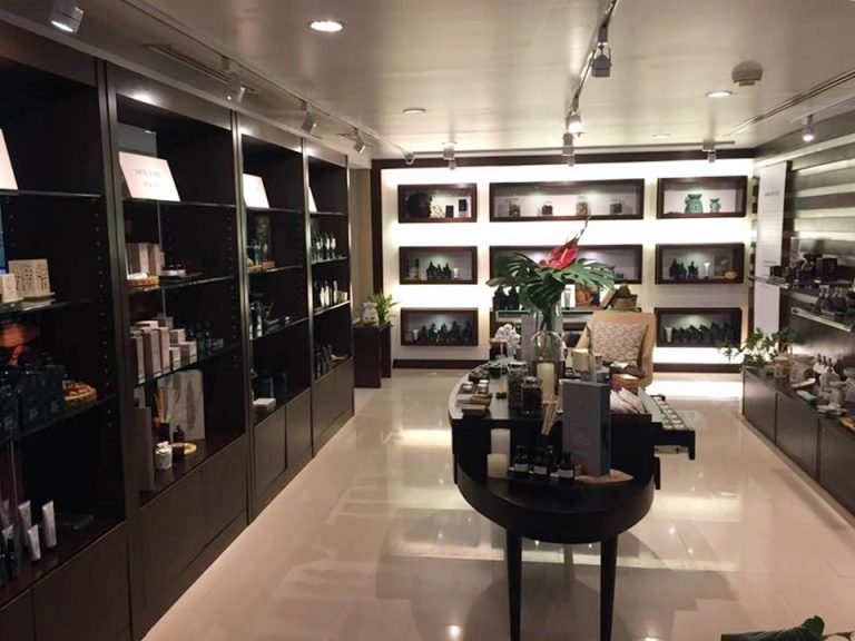 館内にあるアロマなどを取り扱うお店