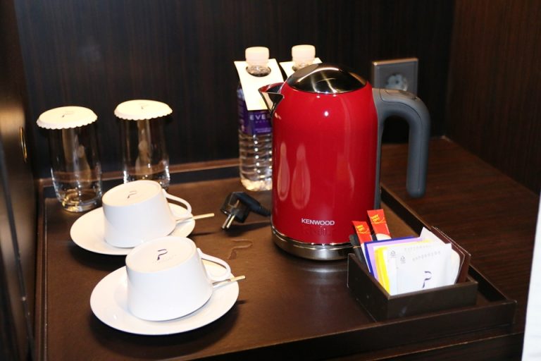 室内グラス・ポットお水は無料です