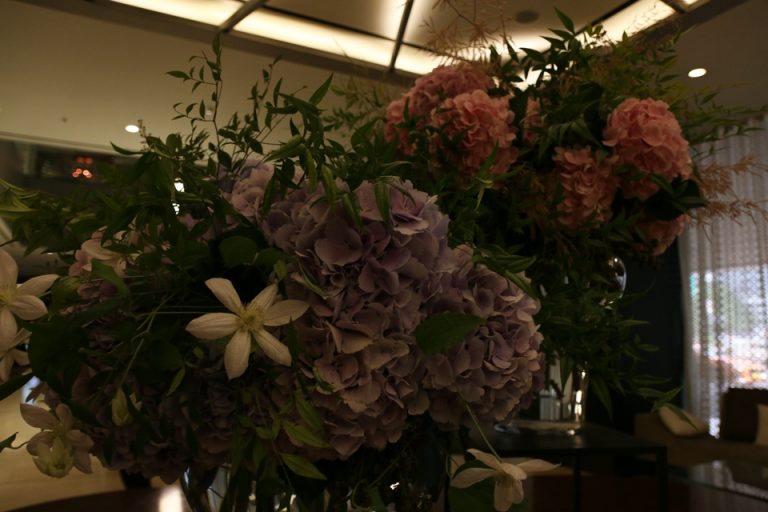 フロントに飾られていた花