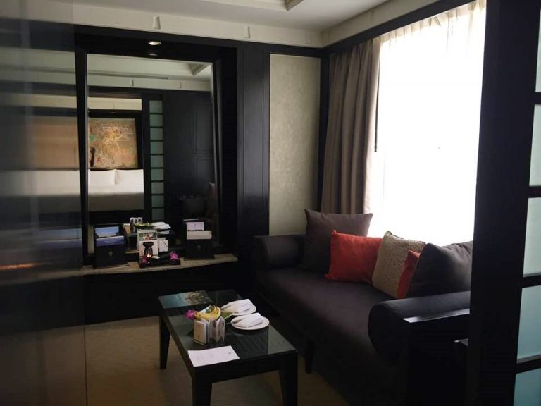 ソファもあり寛げる