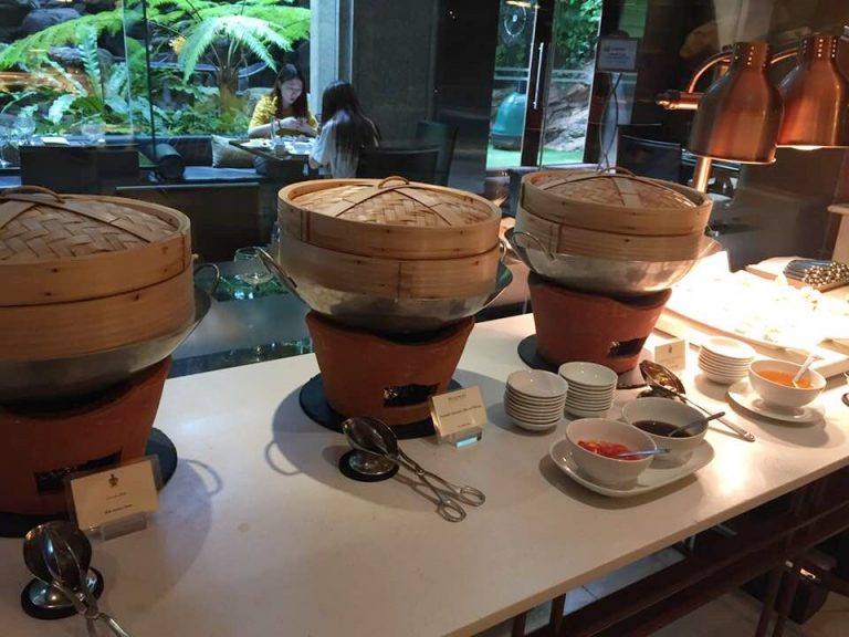 ランチビュッフェには飲茶も