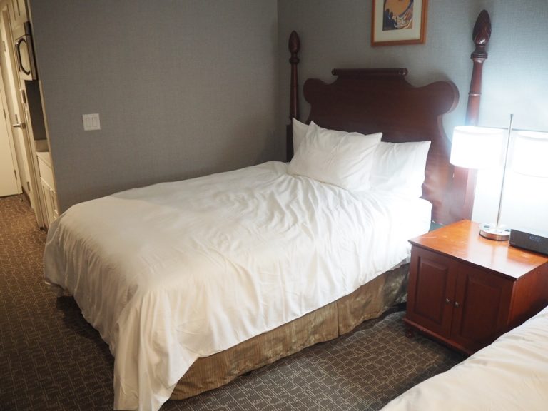 ベッド全体1人で寝るには十分なサイズ