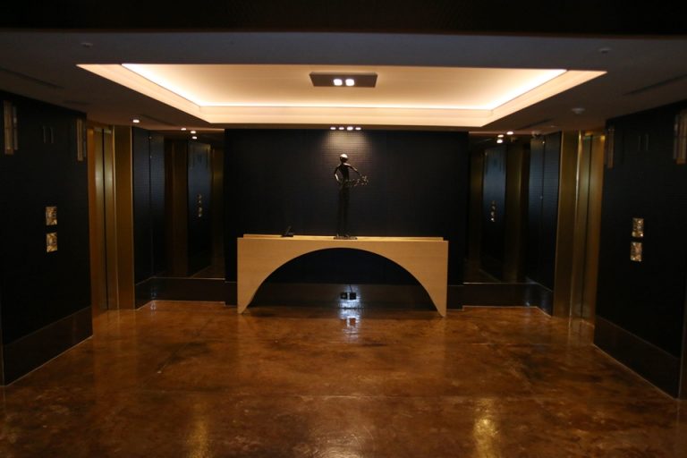 客室エレベータフロア