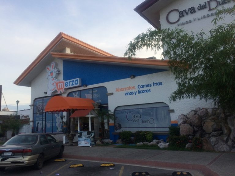 スーパーマーケット