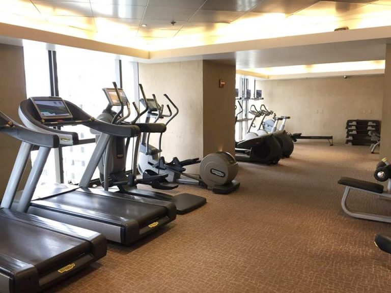 ジムには様々な用具が完備