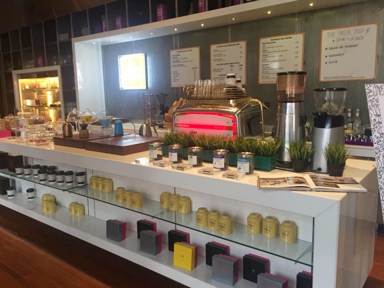 館内のコーヒーショップ