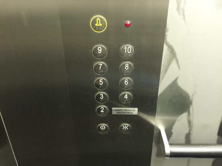 エレベーター階数ボタン