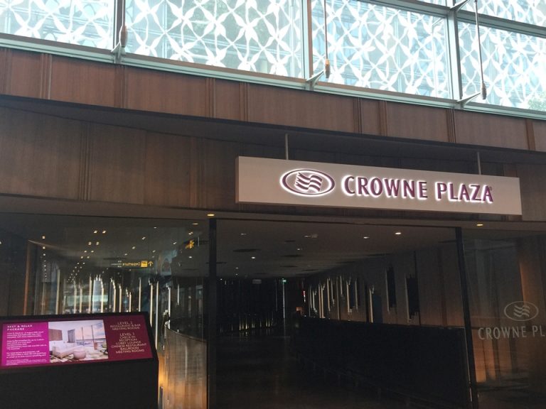 ホテルエントランス2