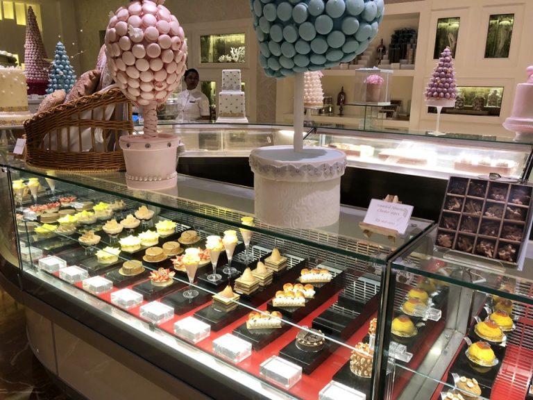 ホテル内ショップ「DELI」 (1)