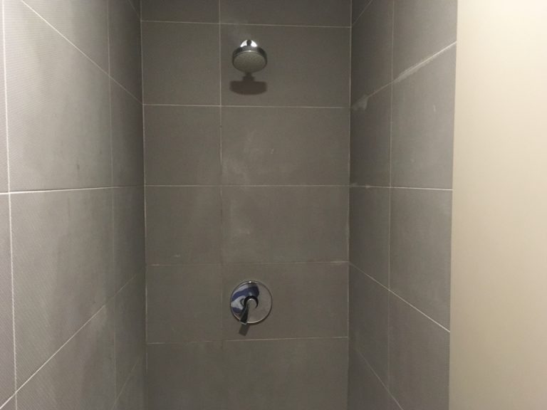 プール用シャワー