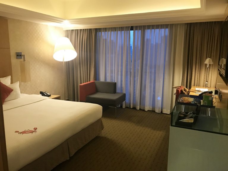 客室全体窓側方向2