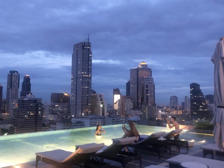 プール利用者は少なかったですがみんな写真を撮っていました