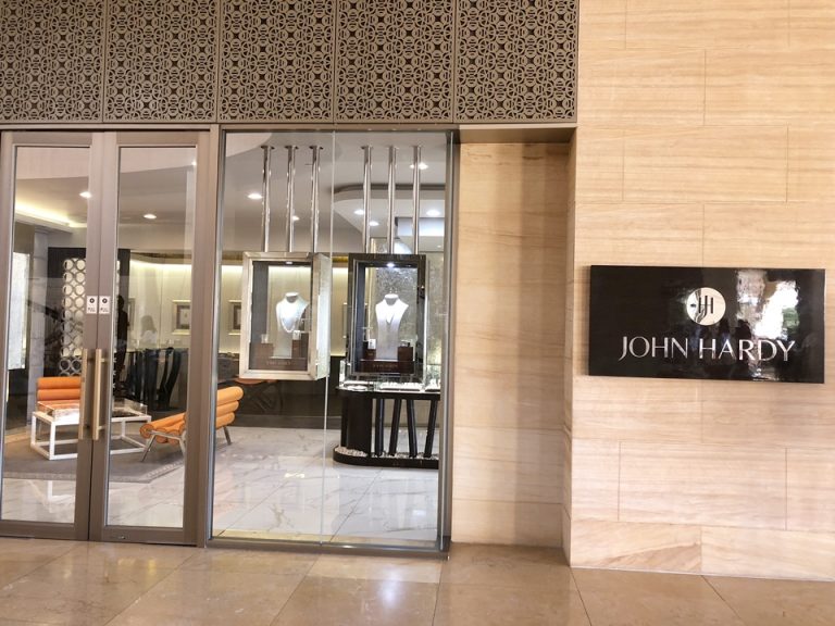 ホテル内ショップのジュエリー店