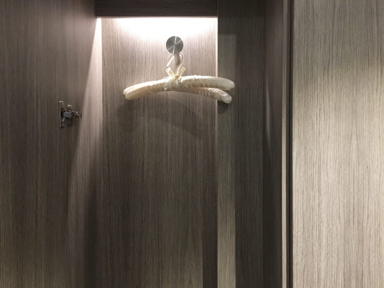 クローゼット上 ハンガー