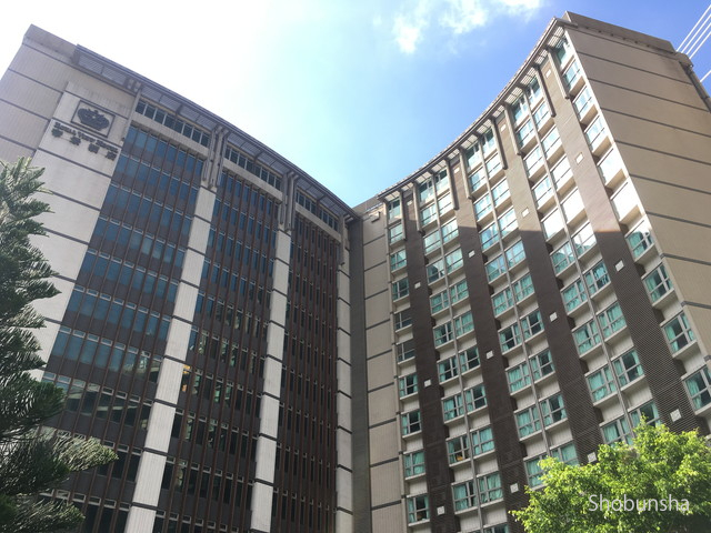 ホテルはX字型の建物になっています