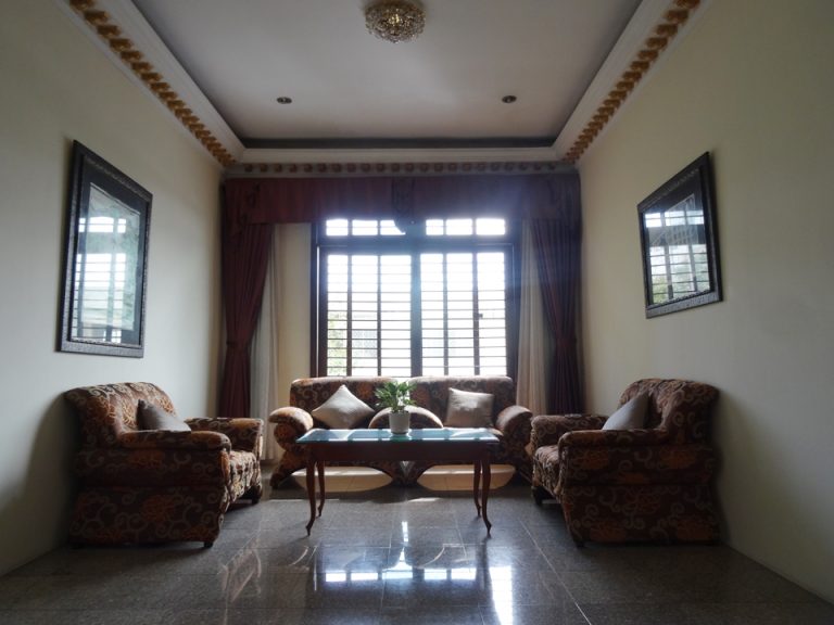 3階廊下にあるソファー