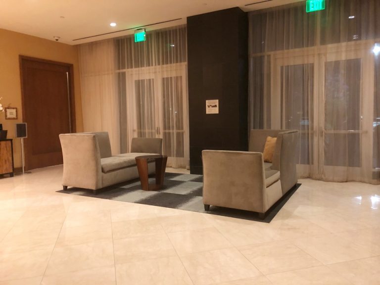 イベント会場前ロビー