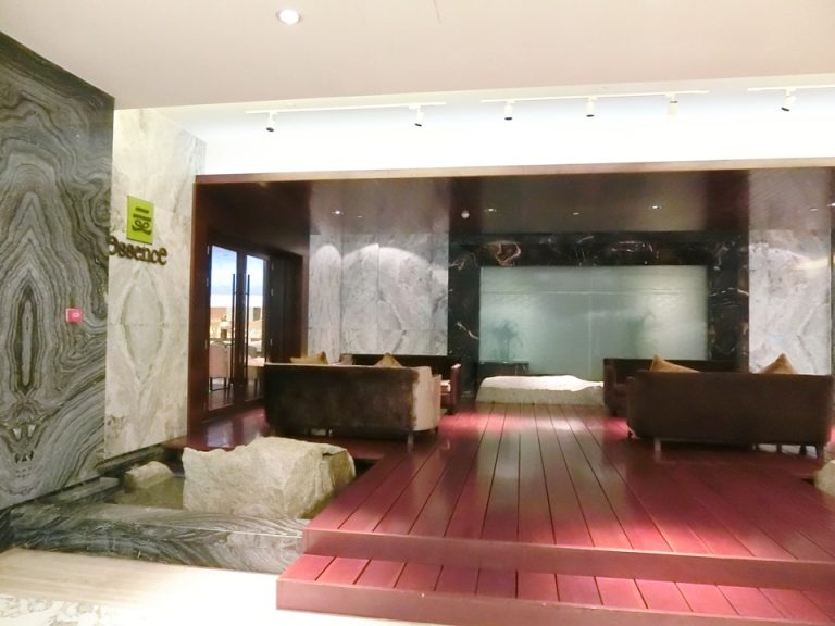 朝食会場併設の室内滝CIMG7797