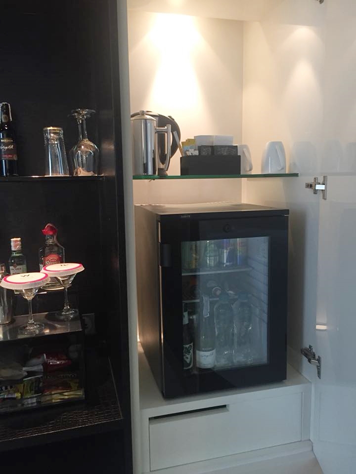 冷蔵庫にはペリエも