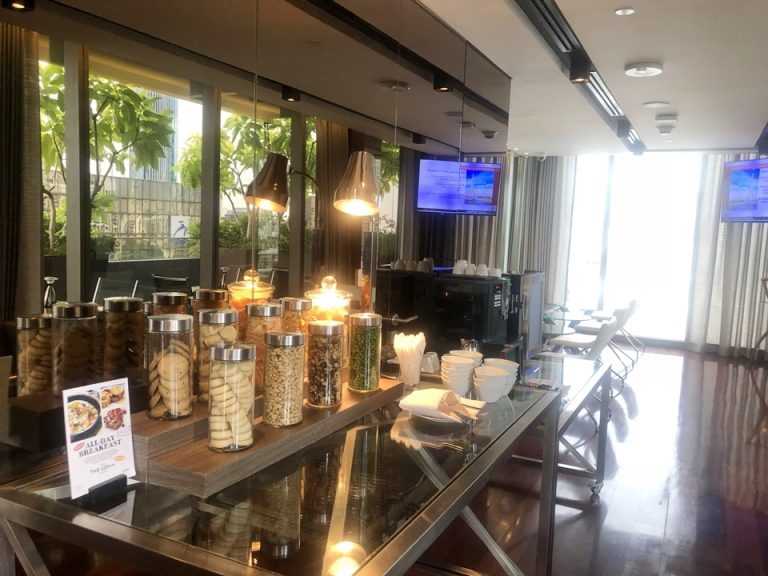 クラブラウンジ。クラブルーム宿泊者は無料で利用出来ます。