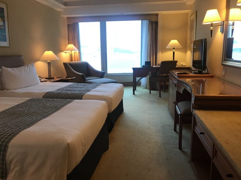 部屋全体 入り口から