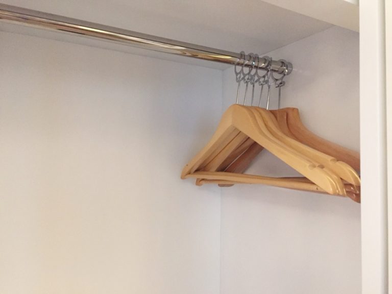 クローゼットの中 ハンガー