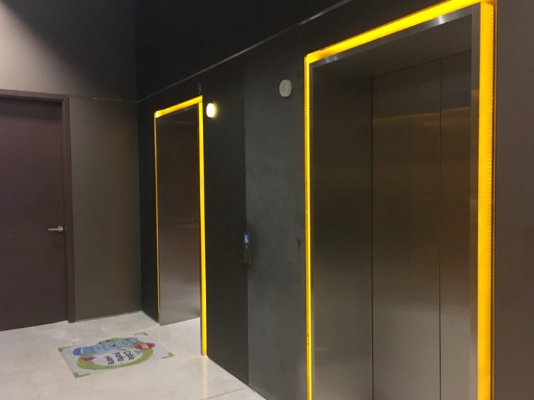 1階エレベーター