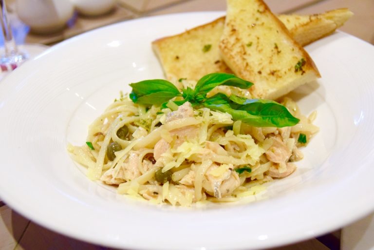 「LAGOON HOUSE」でいただいたサーモンのパスタ