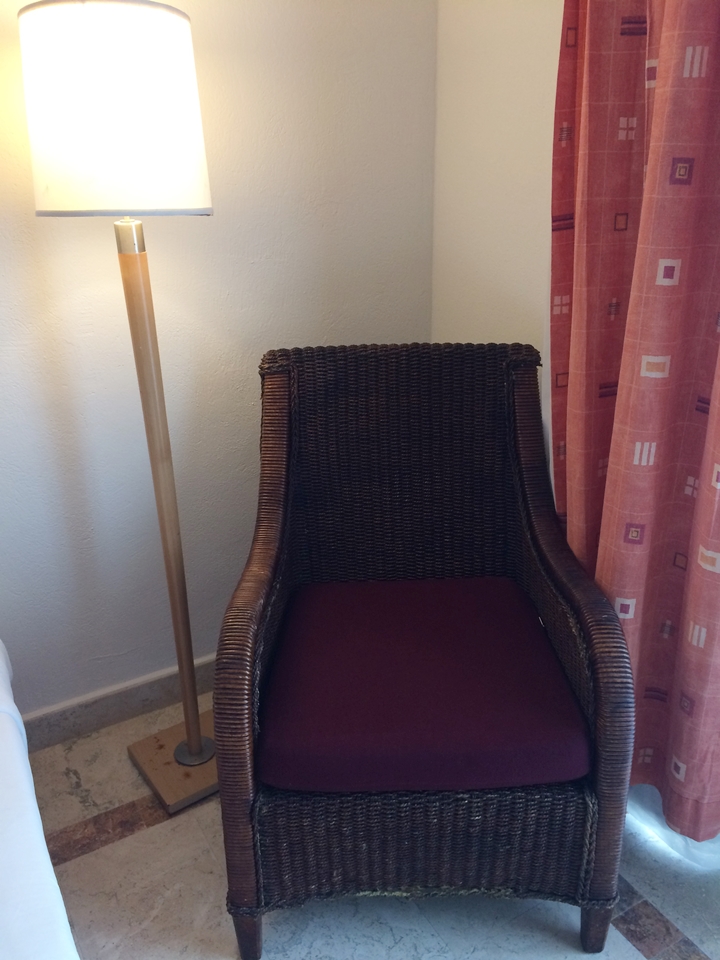 ソファーとスタンド