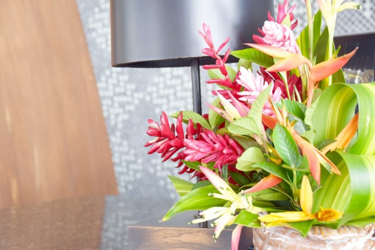 各フロントに飾られている花