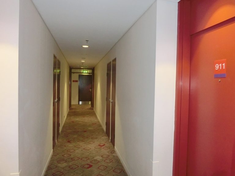 客室入口外観ドア