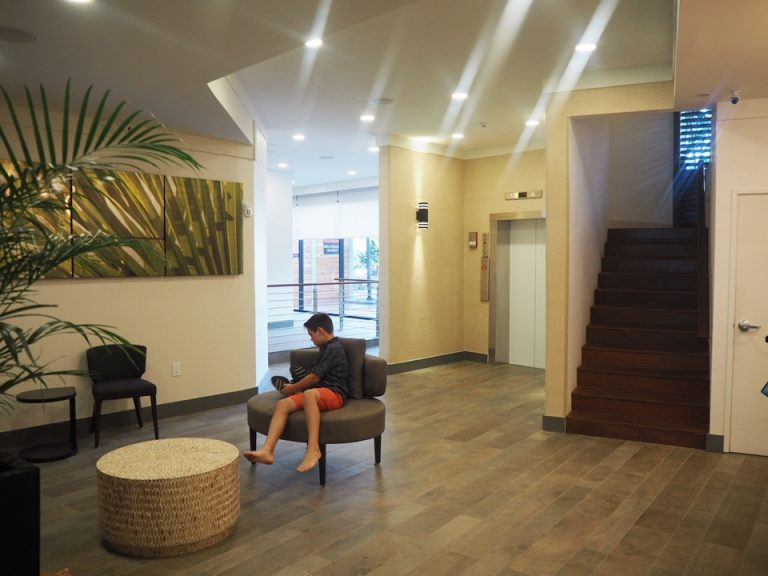 ホテルロビー (1)