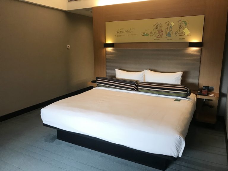 ベッド(コーナーから)2